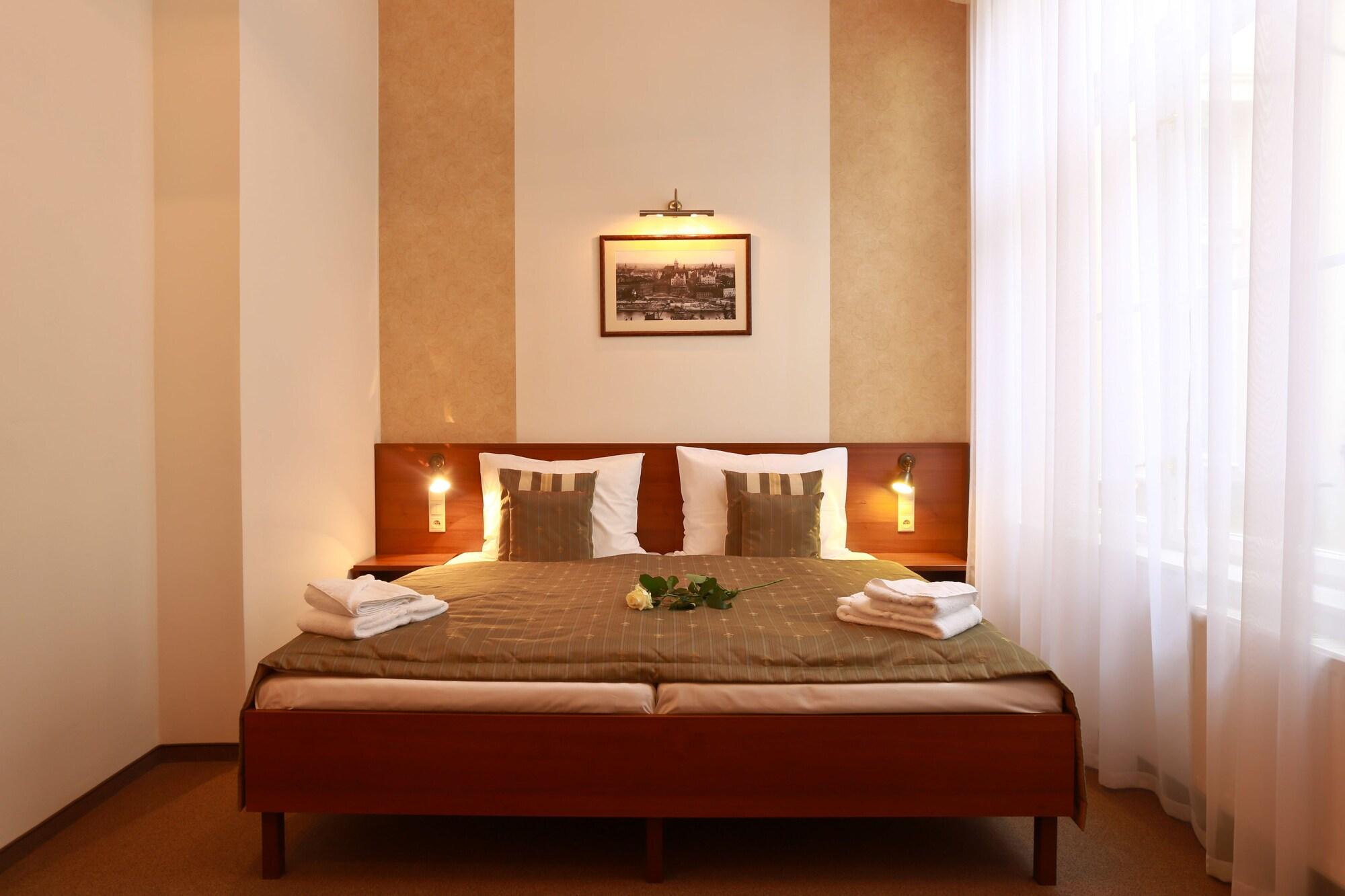 Hotel Svaty Jan Prague Extérieur photo